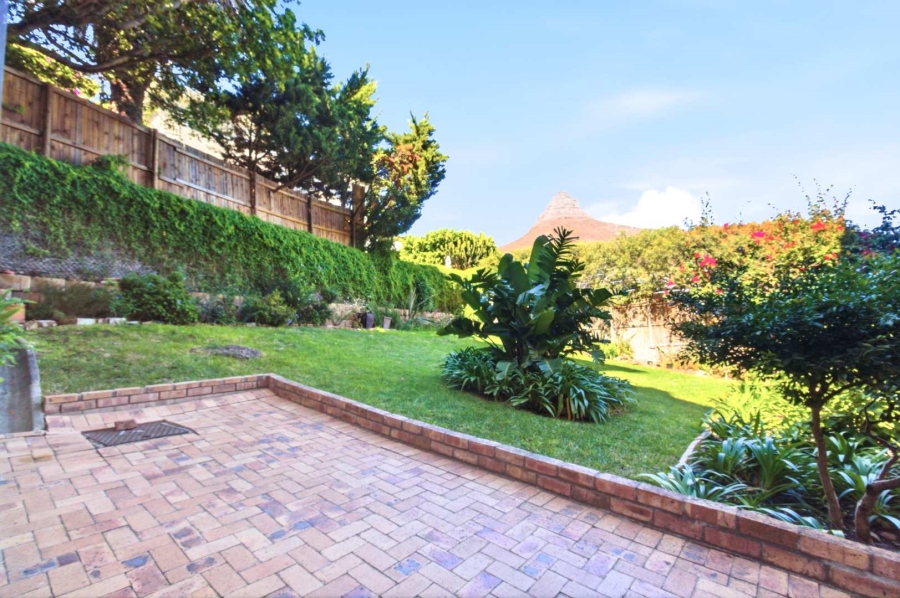 1 Bedroom Property for Sale in Sea Point Western Cape